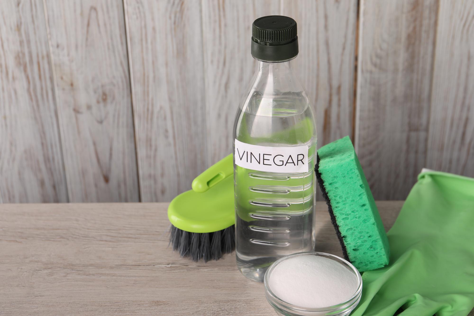 Pourquoi choisir le bicarbonate pour nettoyer les WC ?