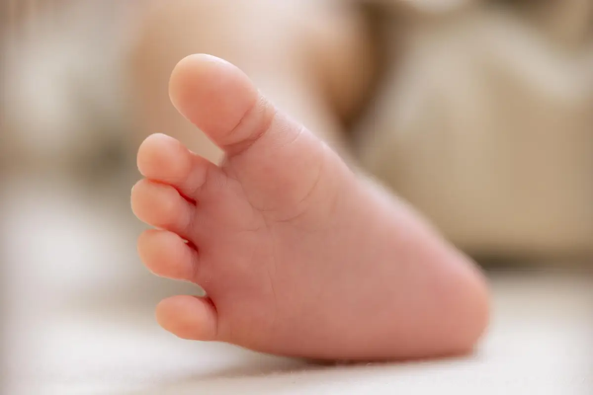 baby foot toe
