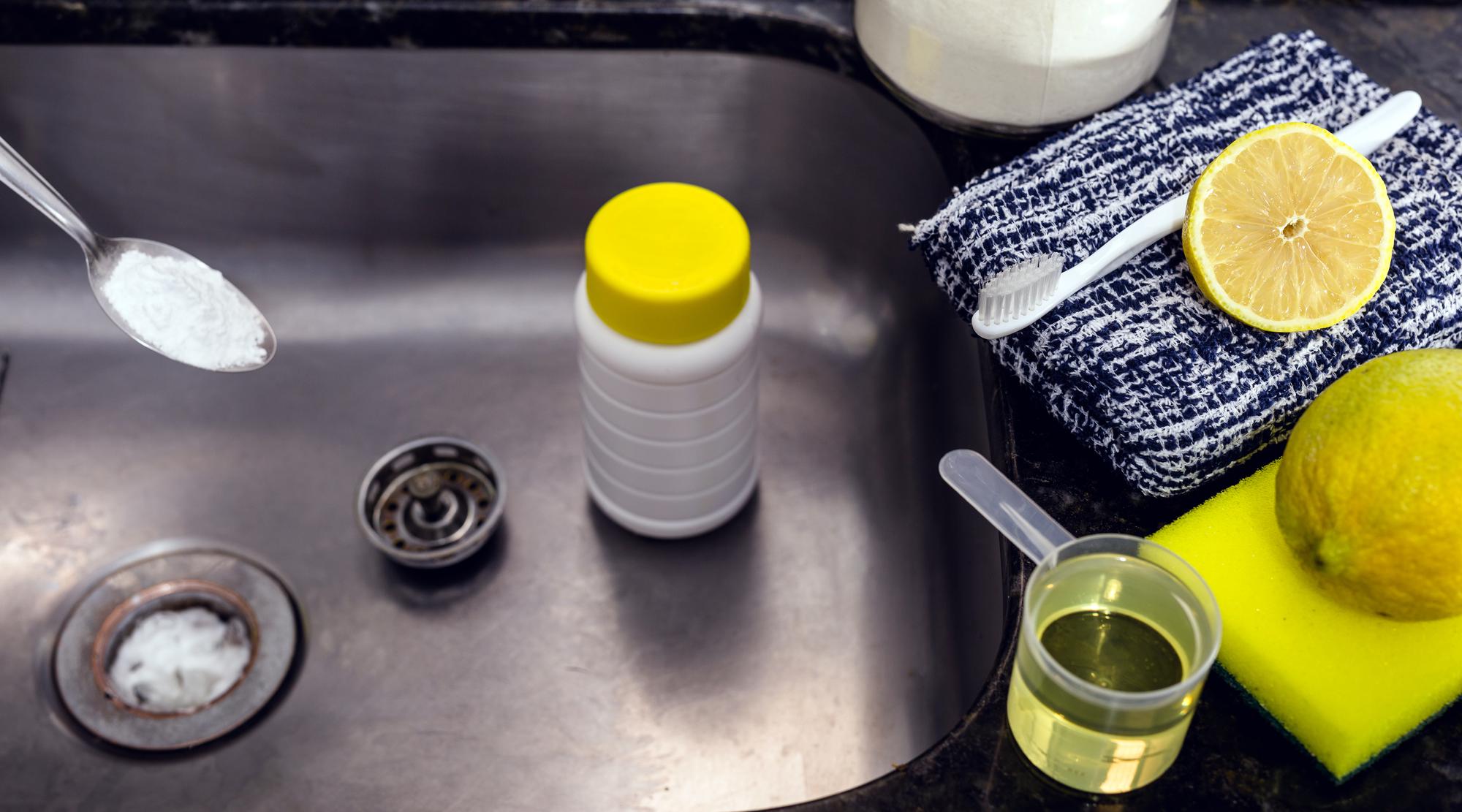Comment nettoyer une canalisation avec du bicarbonate et du vinaigre ?
