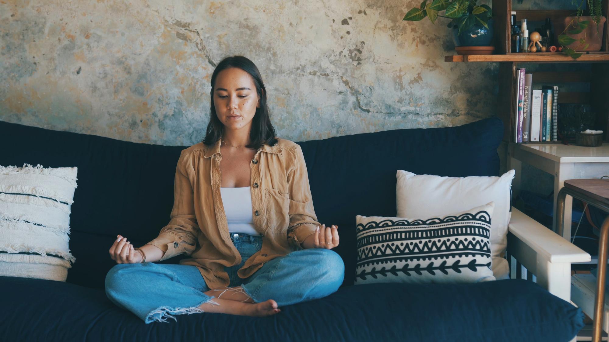 Comment utiliser ton horoscope du jour pour apaiser ton stress concret ?